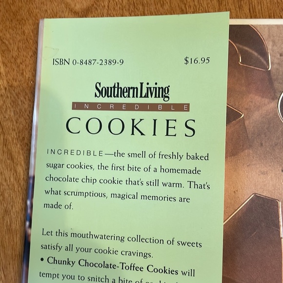 BNWT southern, living, incredible cookie, hard cover book - Picture 3 of 4